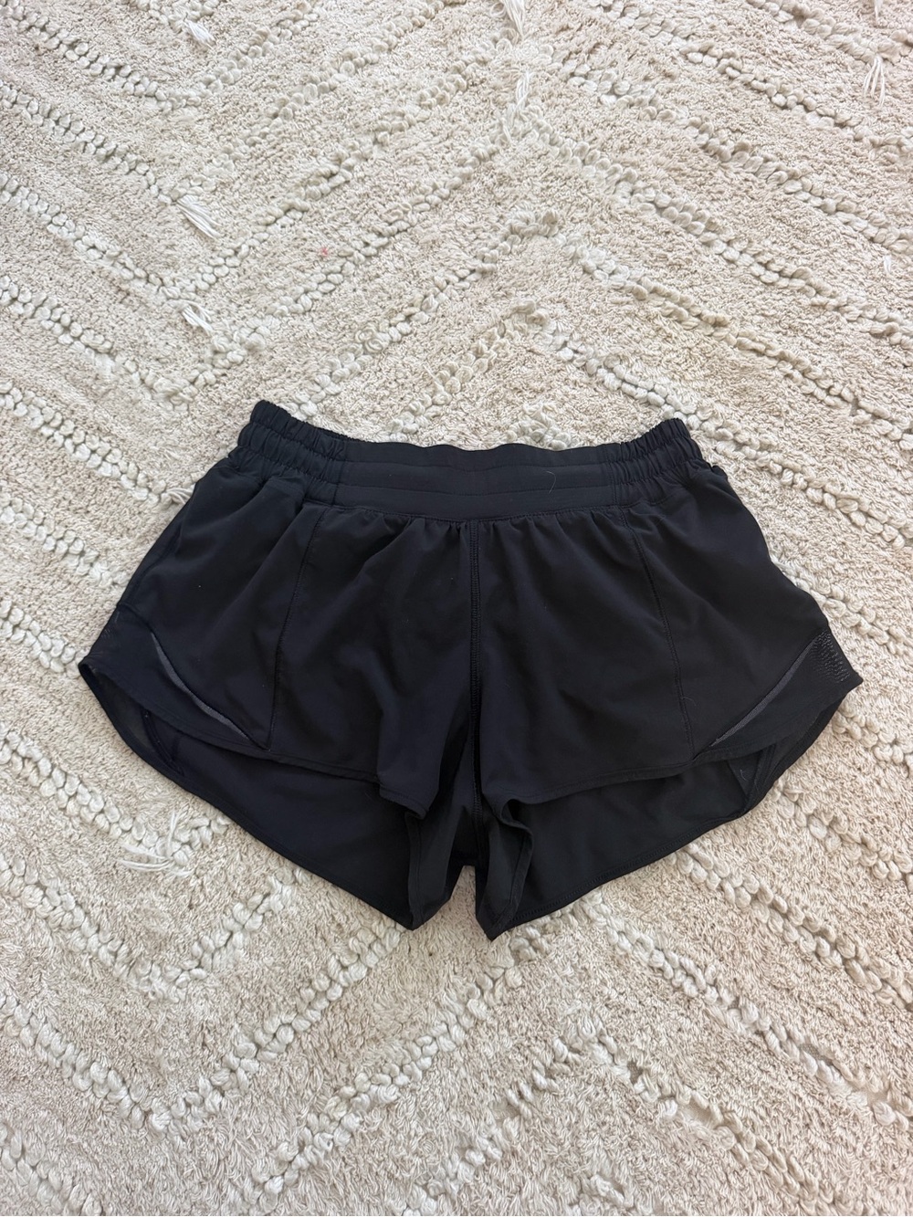 Lululemon Black 2.5 Hotty Hot Running Shorts